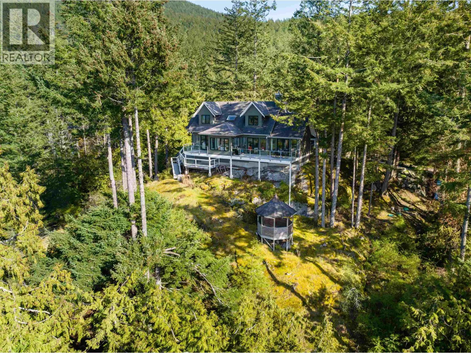 894 SCHOONER LANE