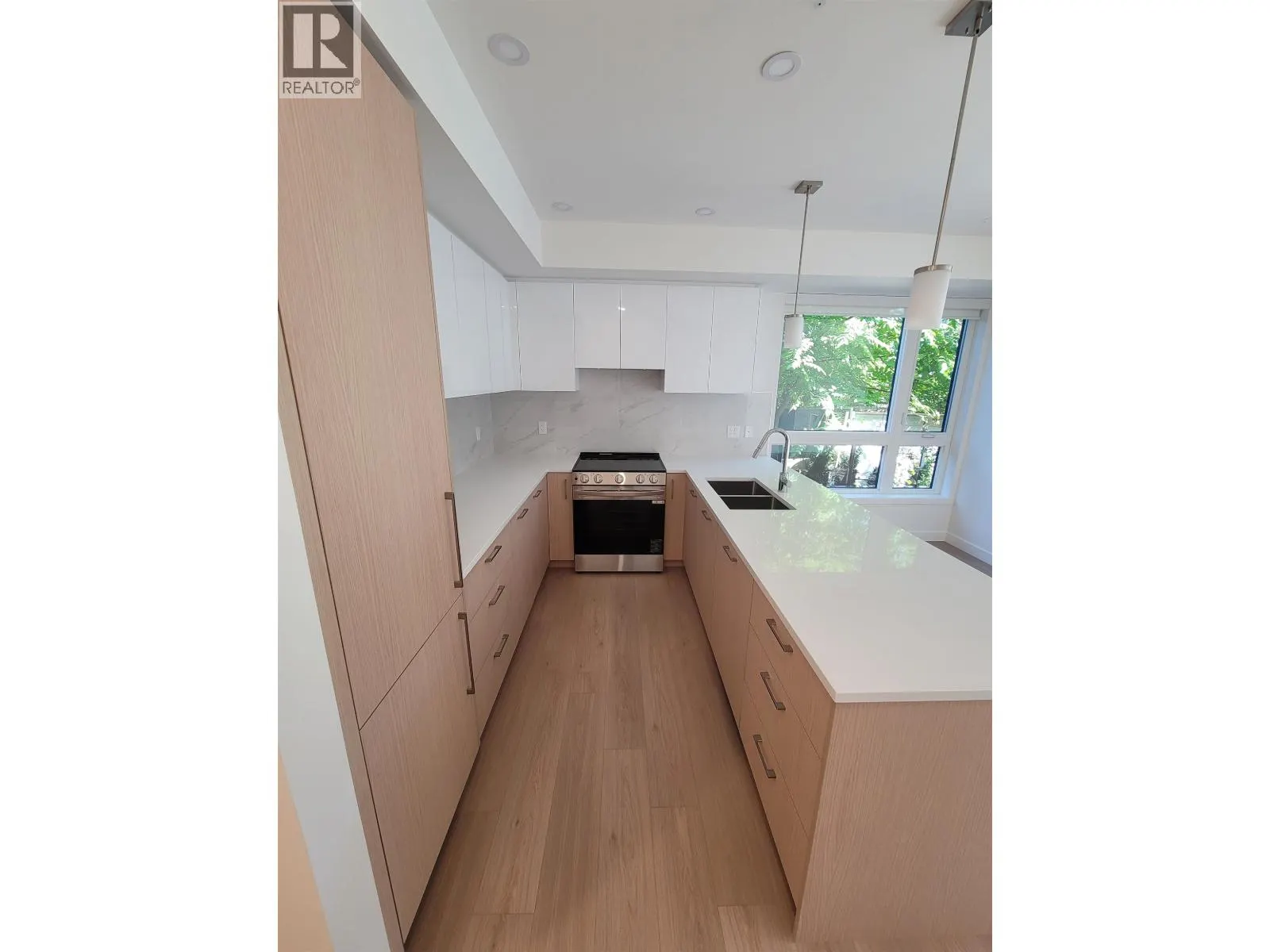 116 150 JAMES ROAD