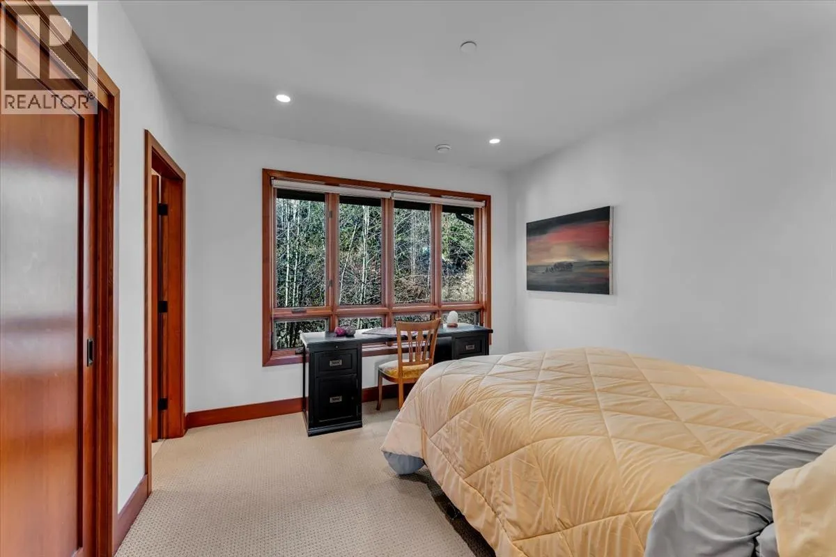 1125 GROVELAND COURT