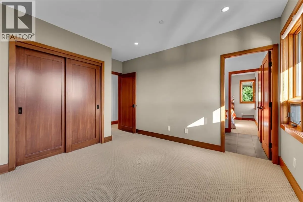1125 GROVELAND COURT
