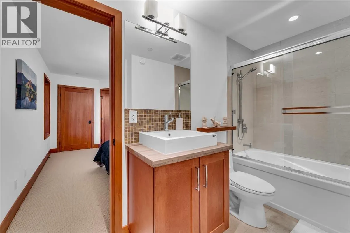 1125 GROVELAND COURT