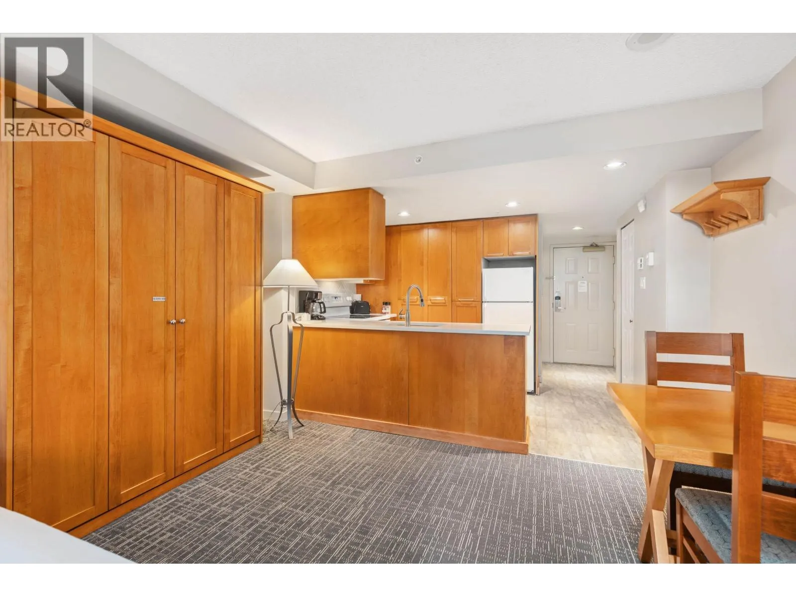 4407 4295 BLACKCOMB WAY