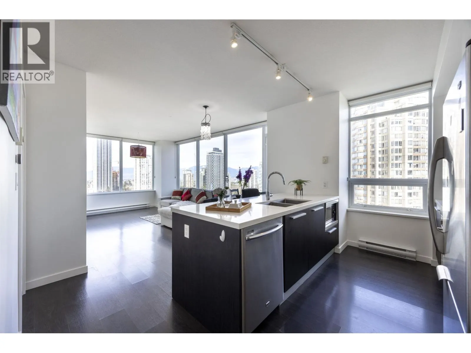 1709 6333 SILVER AVENUE