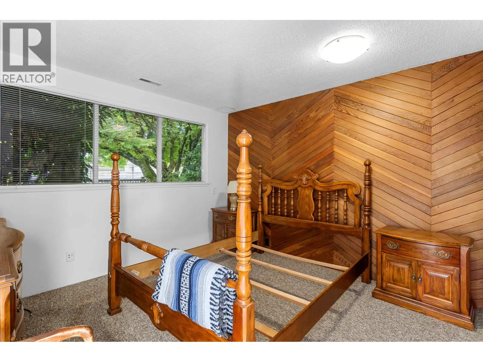 260 W 21ST STREET