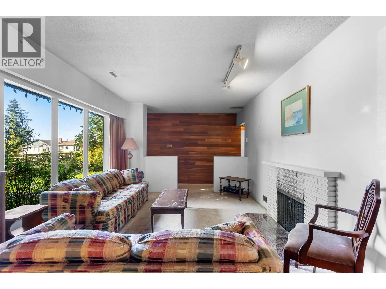 260 W 21ST STREET