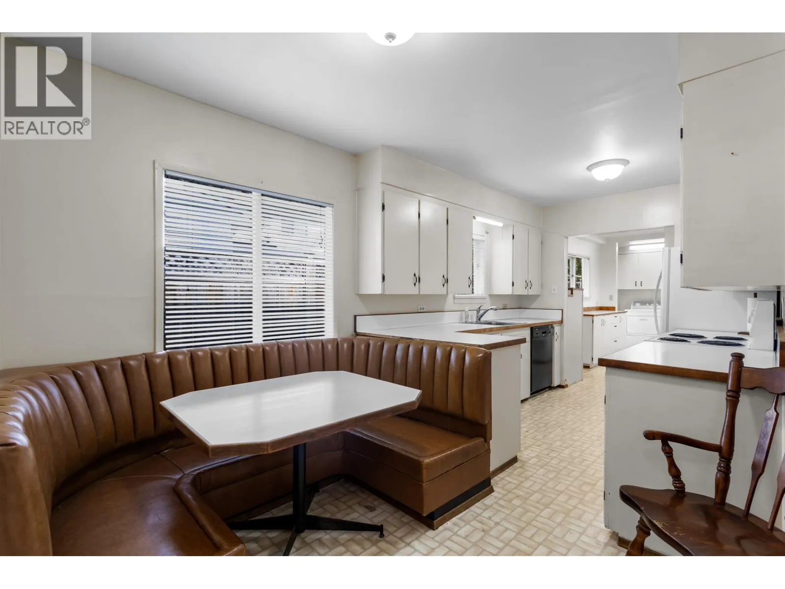 260 W 21ST STREET