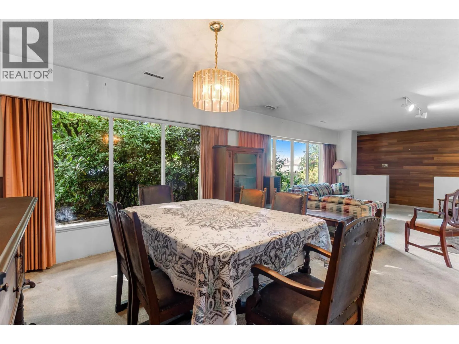 260 W 21ST STREET