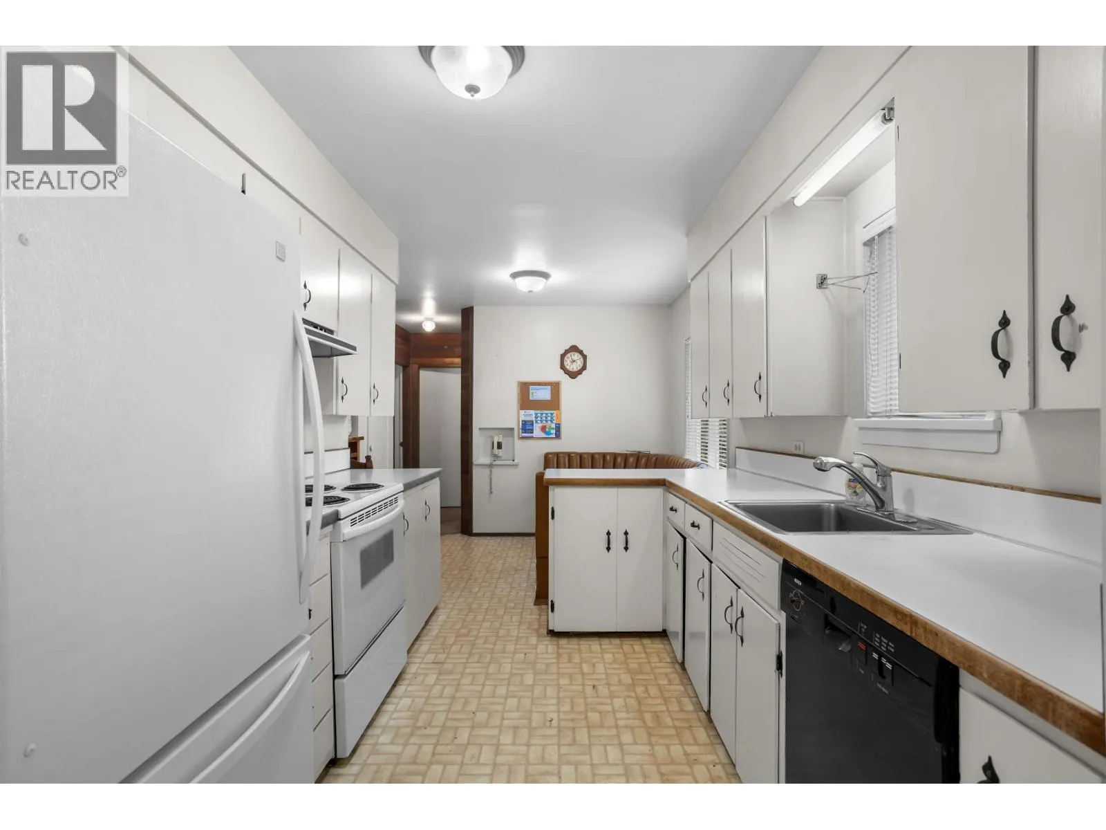 260 W 21ST STREET