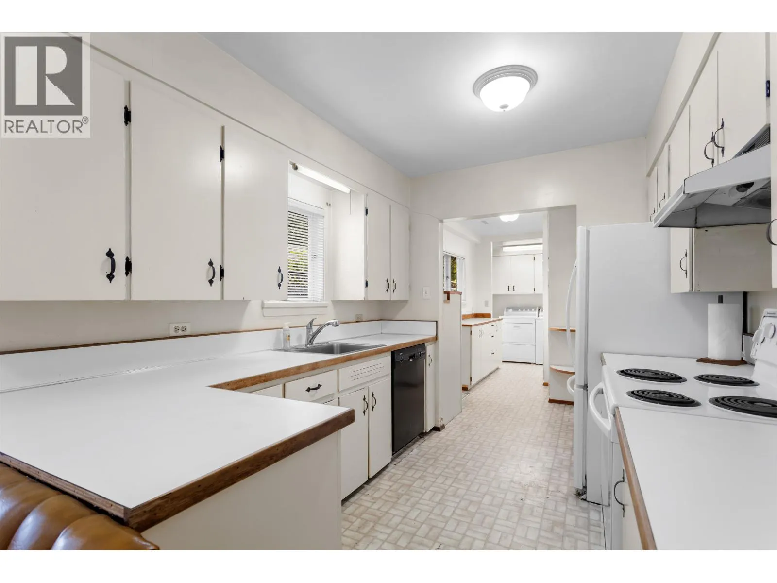 260 W 21ST STREET