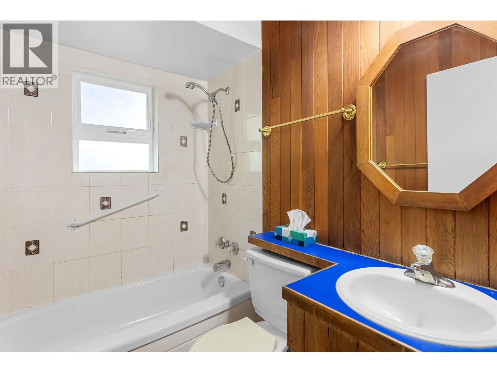 260 W 21ST STREET