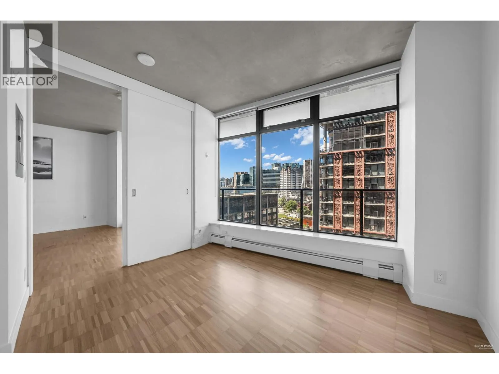 1707 108 W CORDOVA STREET