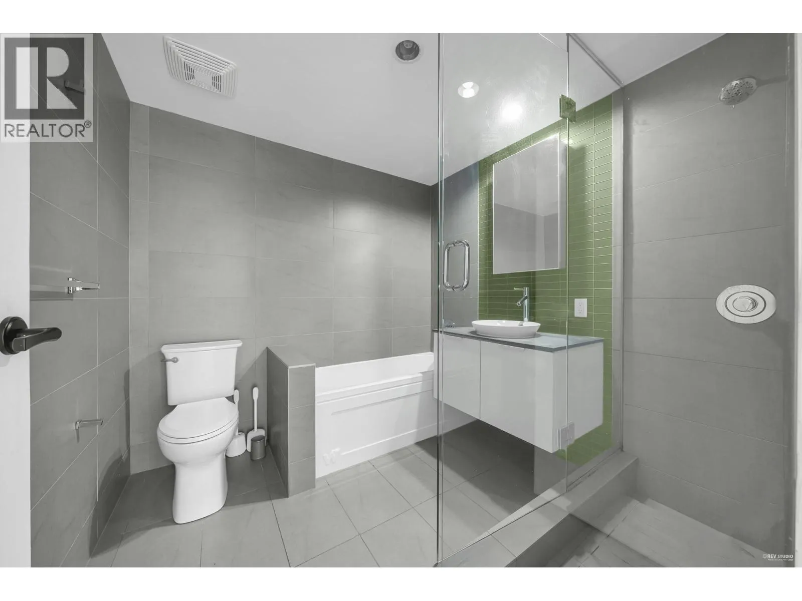 1707 108 W CORDOVA STREET
