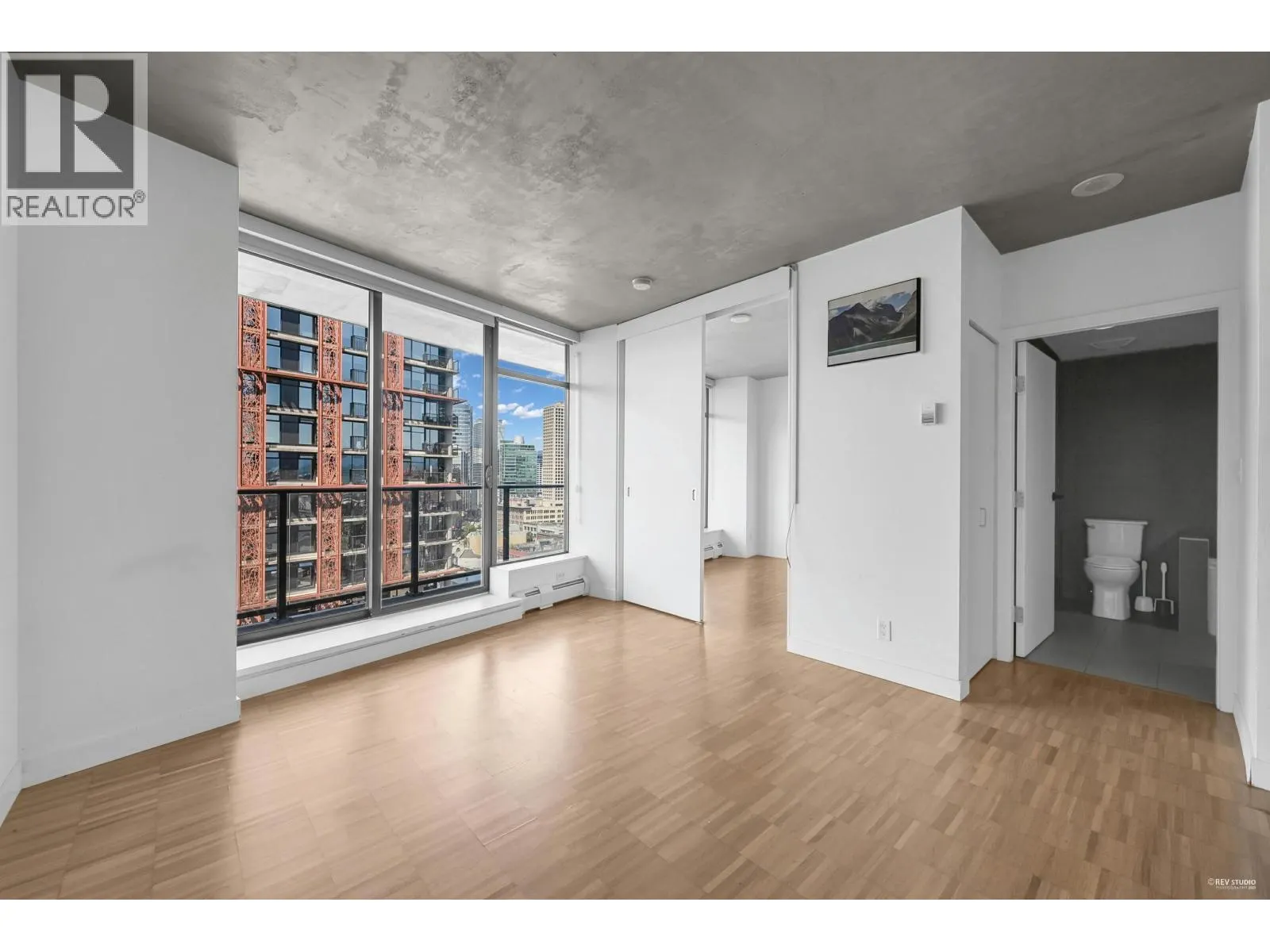 1707 108 W CORDOVA STREET