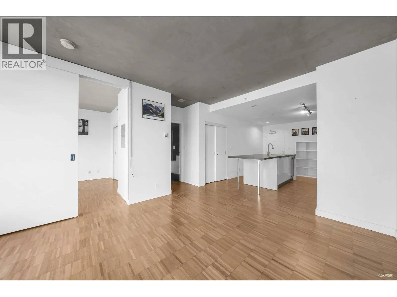 1707 108 W CORDOVA STREET