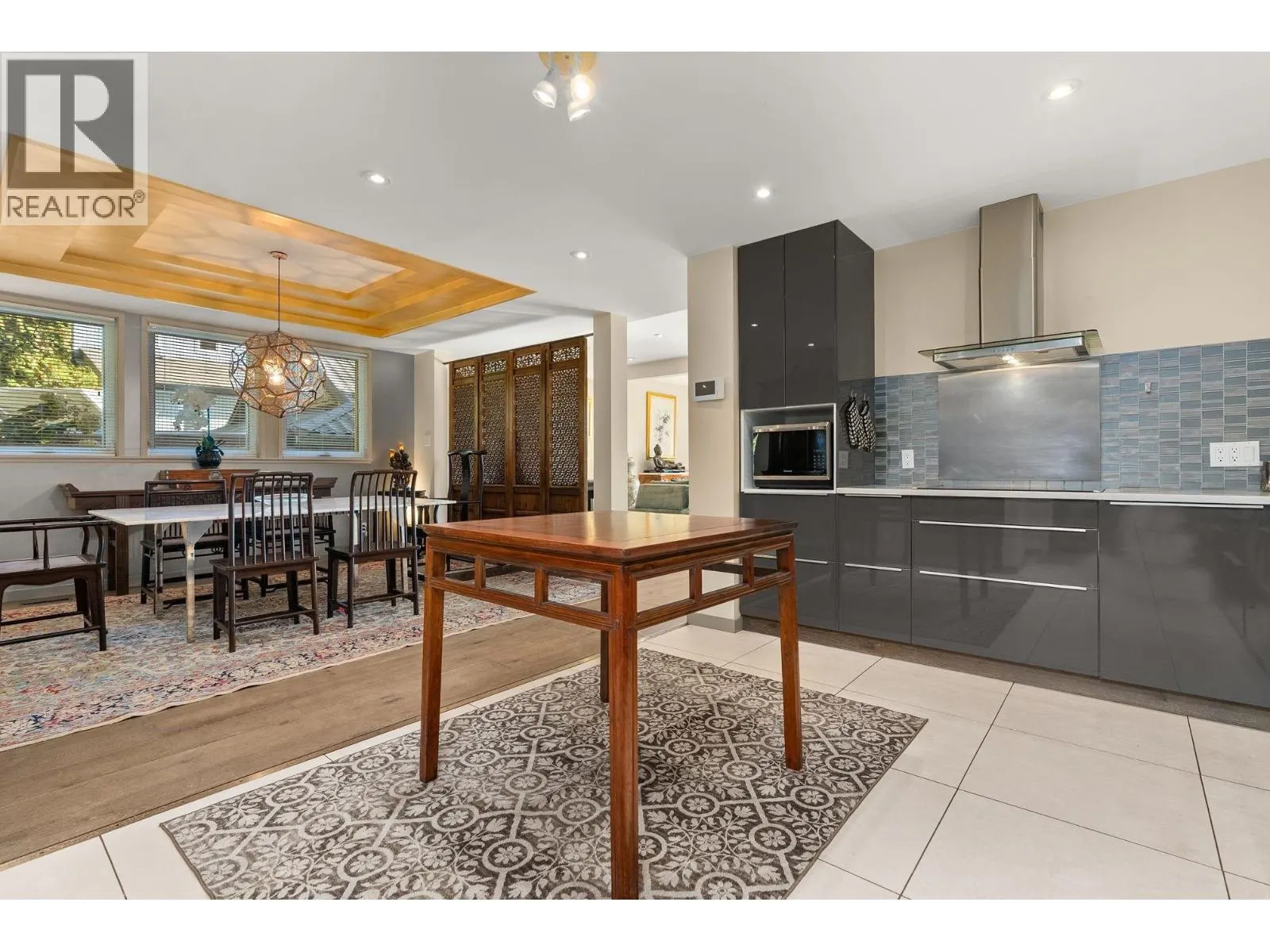 2717 PANORAMA DRIVE