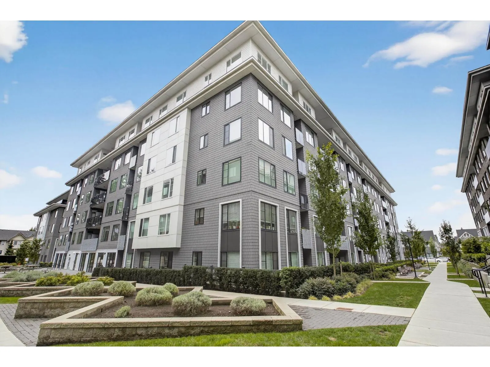 108 15825 85 AVENUE