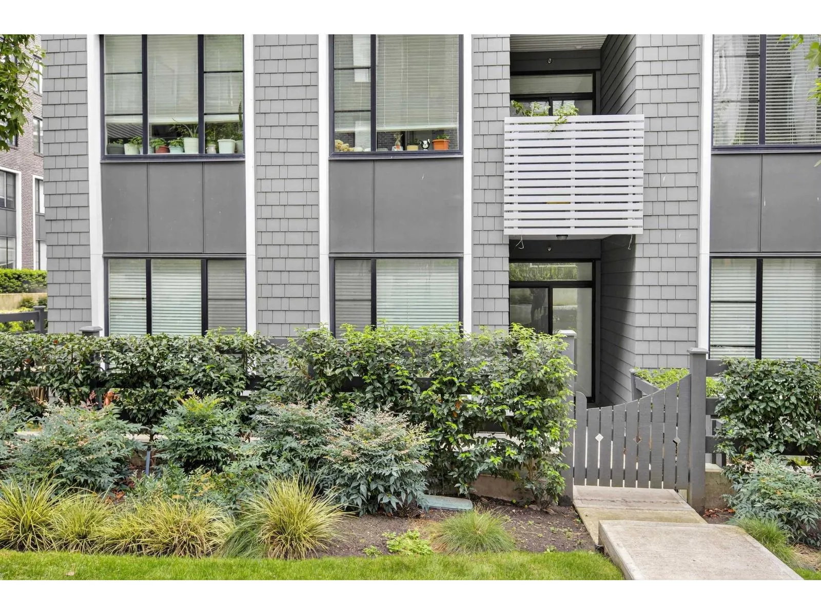 108 15825 85 AVENUE