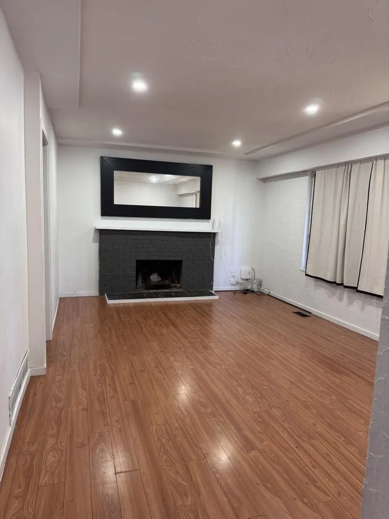10046 129 STREET