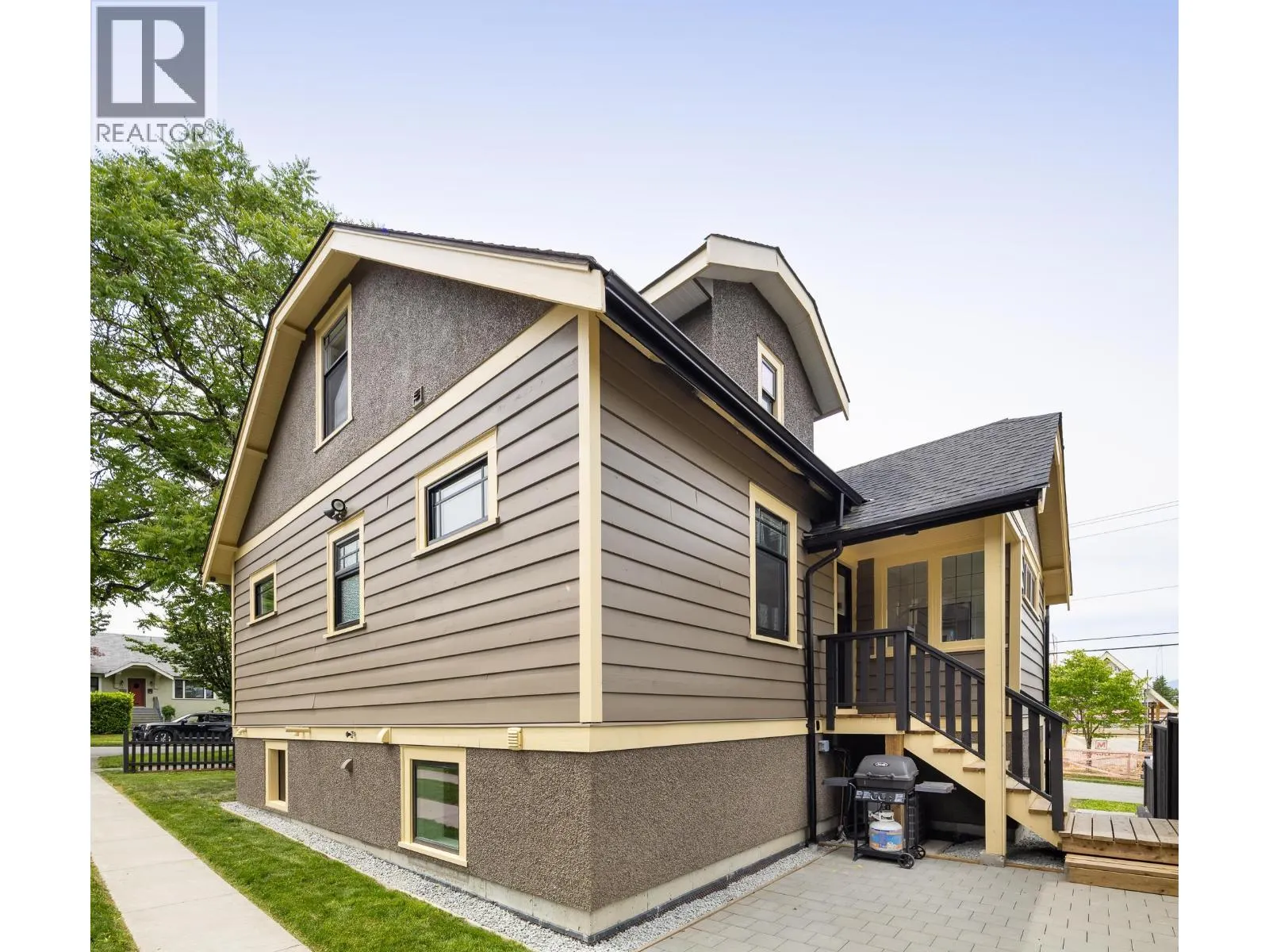 631 SECOND STREET