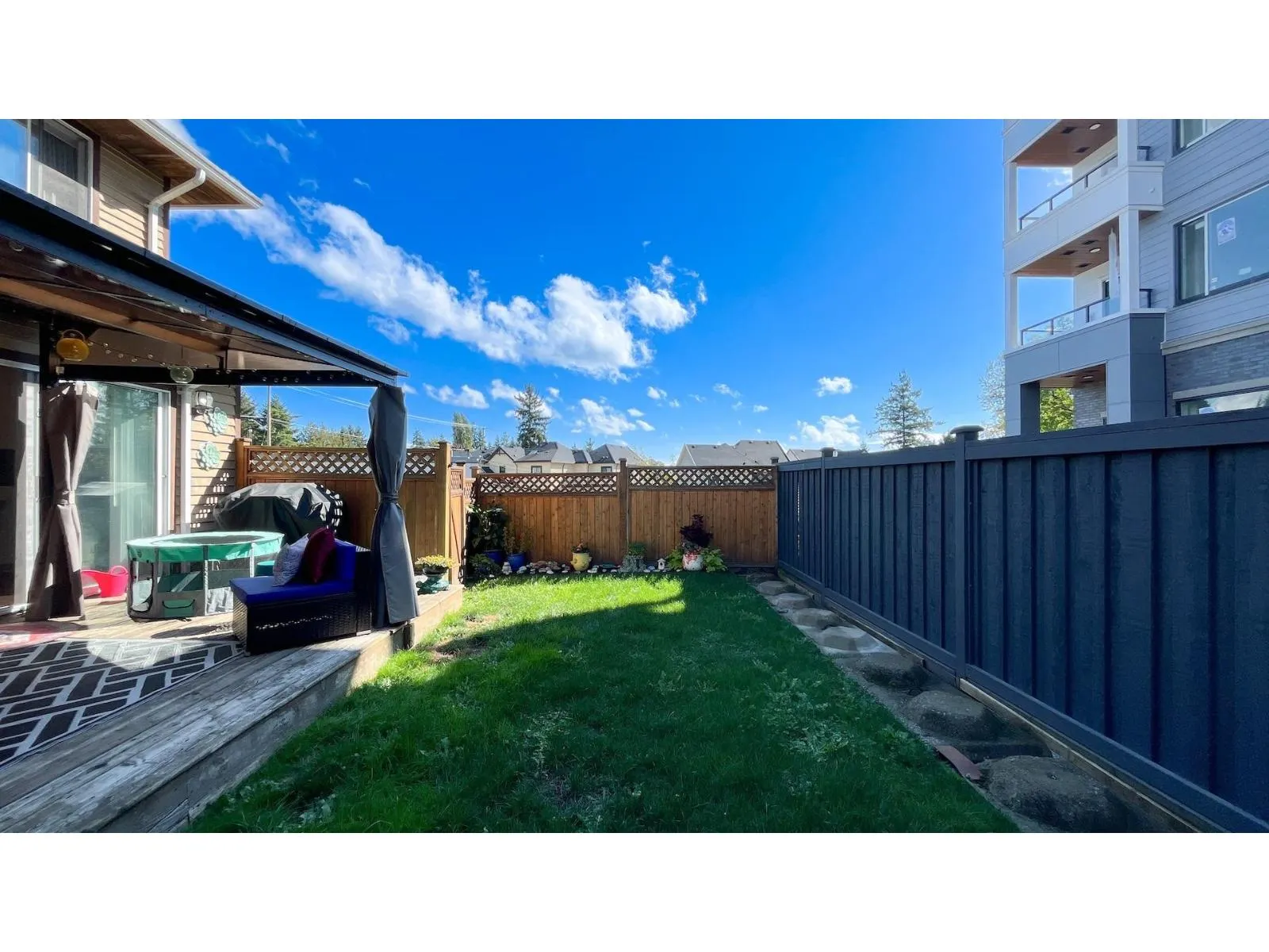 107 19352 FRASER HIGHWAY