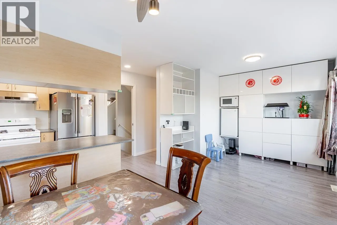 9 22728 NORTON COURT