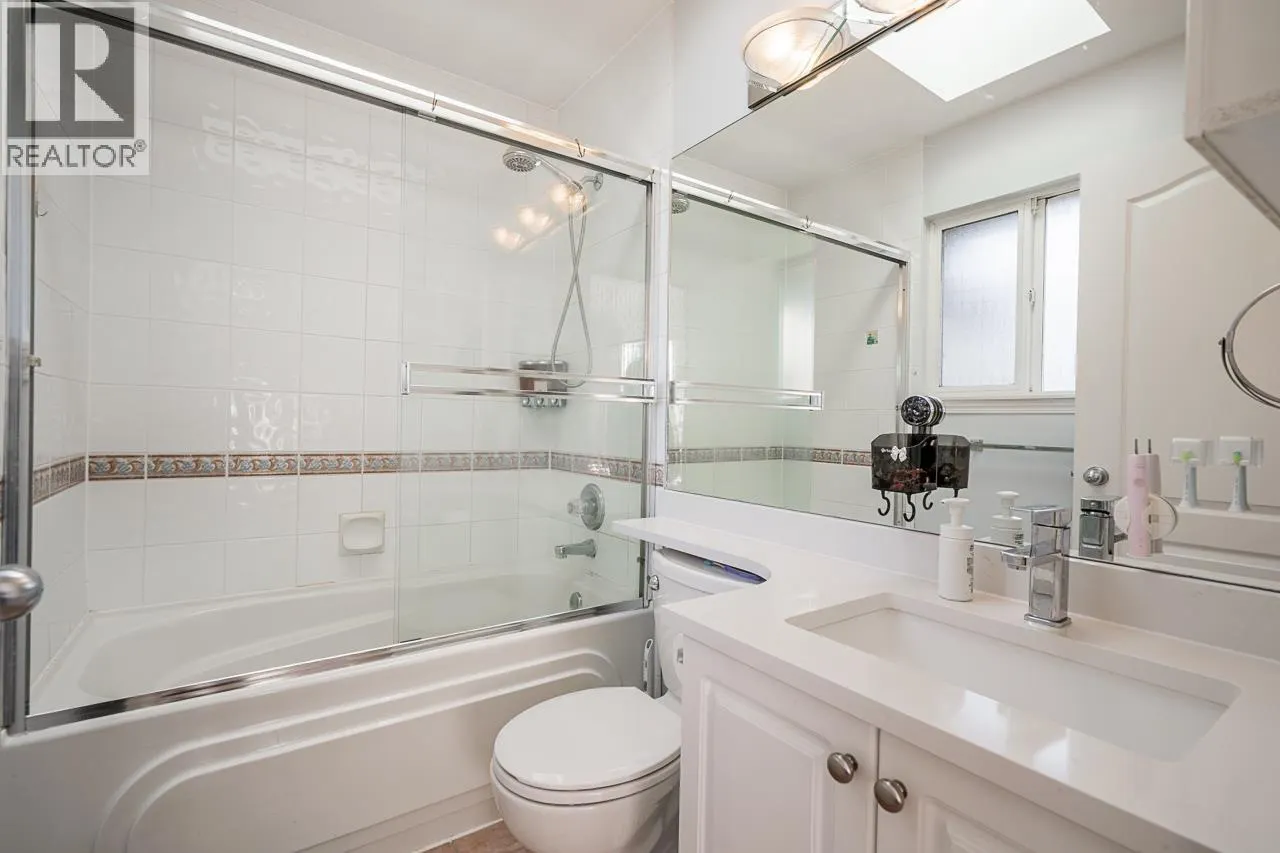 9 22728 NORTON COURT