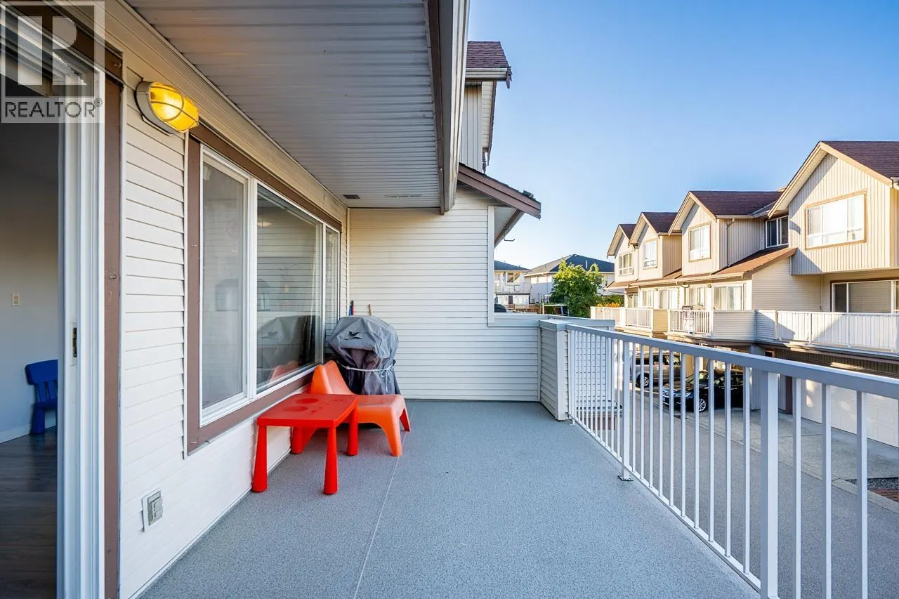 9 22728 NORTON COURT