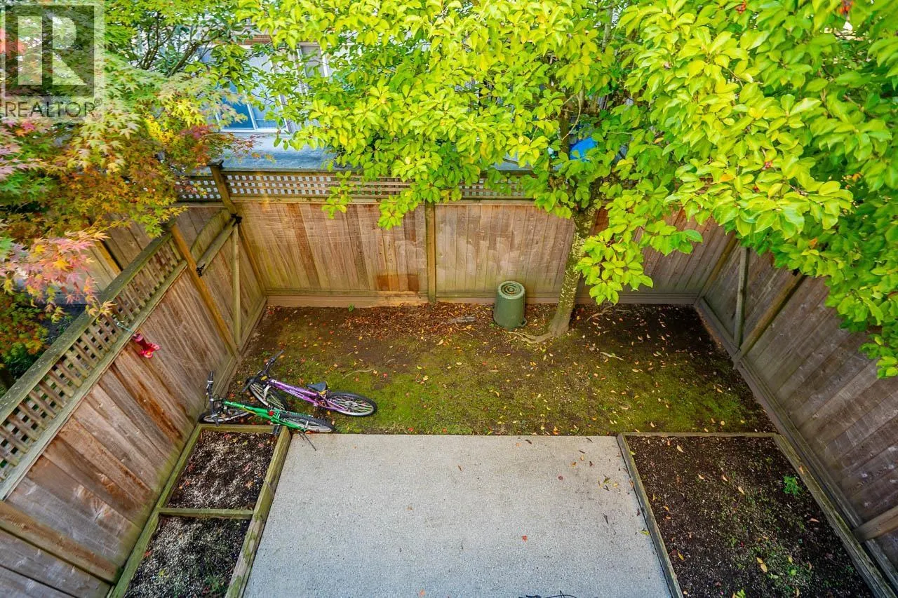 9 22728 NORTON COURT
