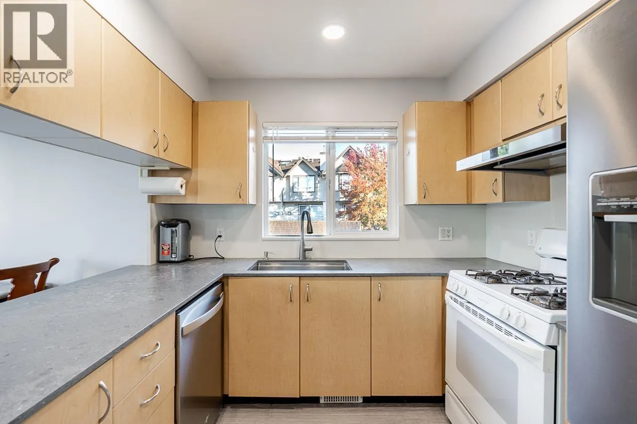 9 22728 NORTON COURT