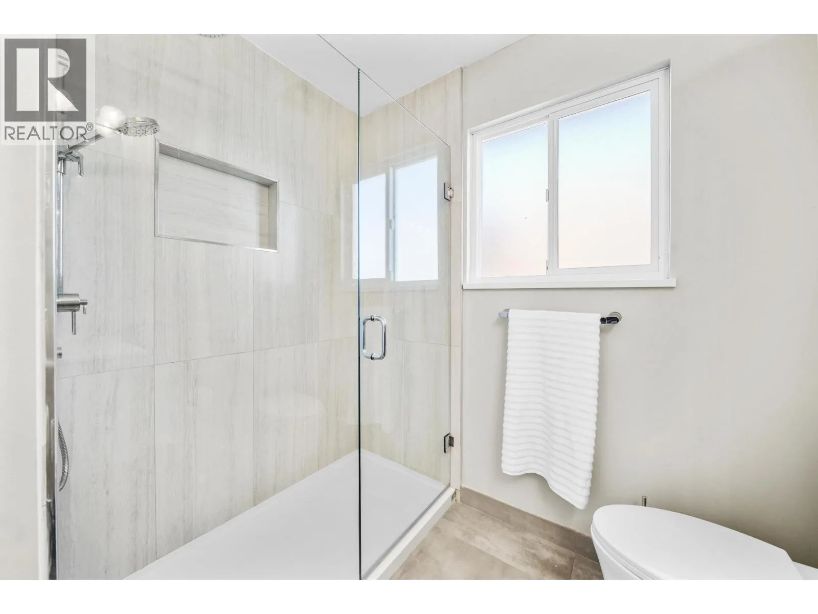 1220 YANGTZE PLACE
