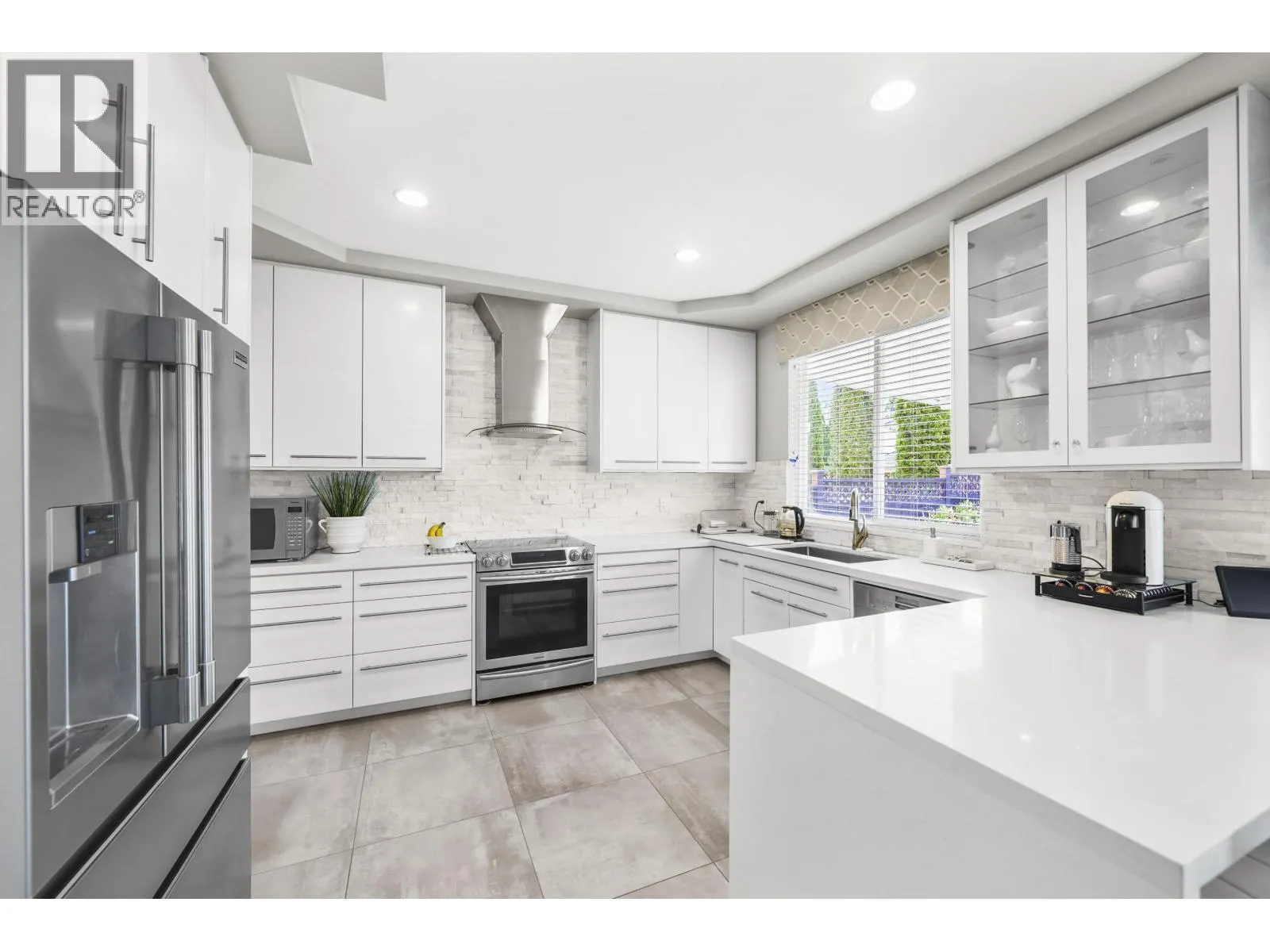 1220 YANGTZE PLACE