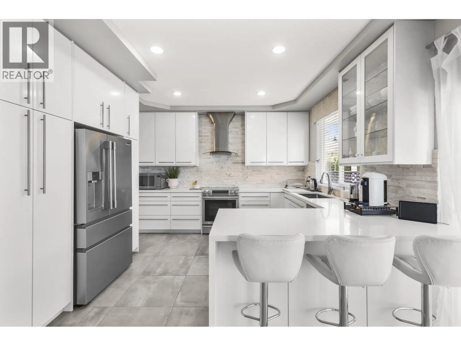 1220 YANGTZE PLACE