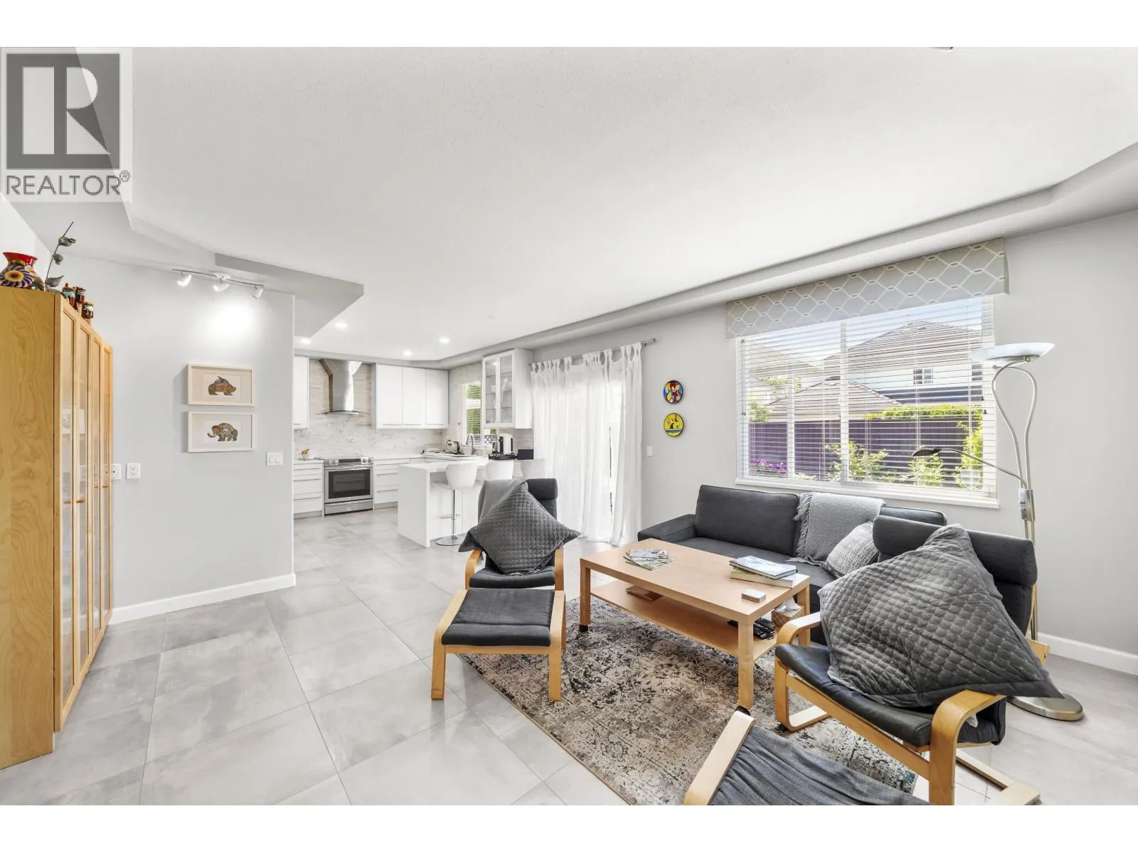 1220 YANGTZE PLACE