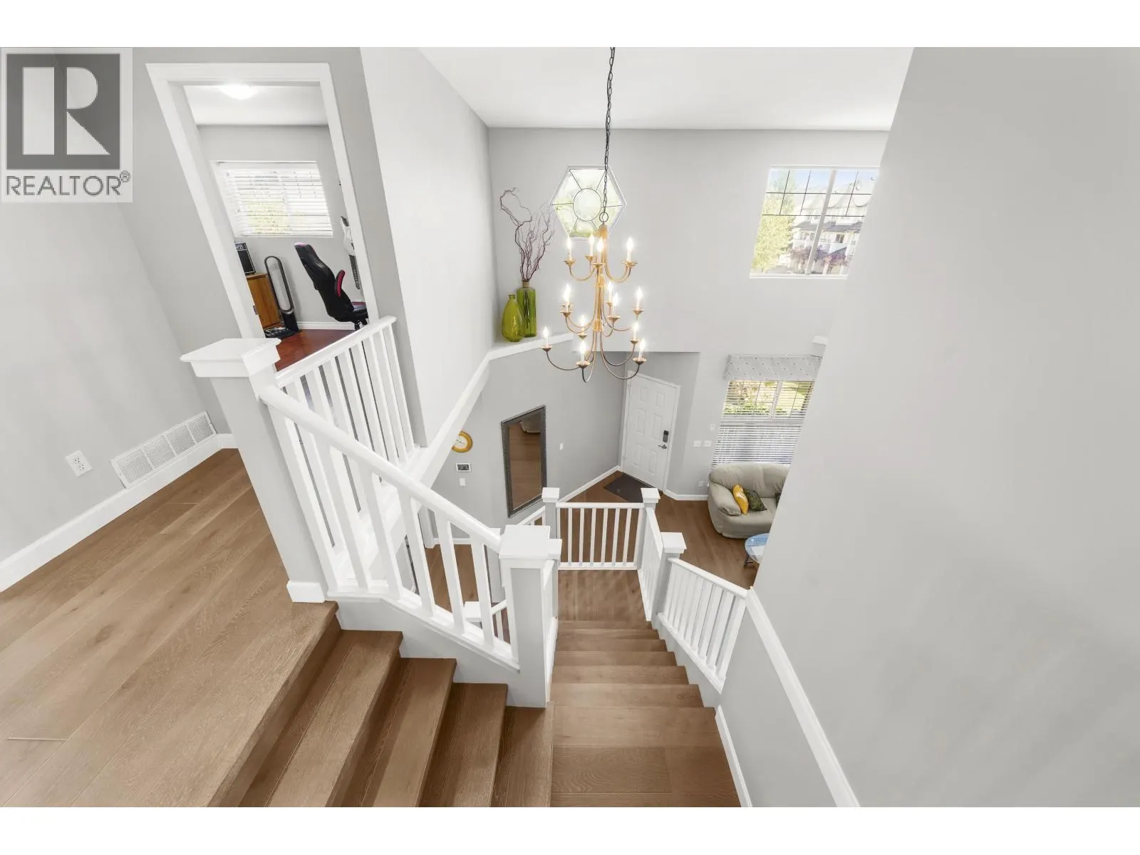 1220 YANGTZE PLACE