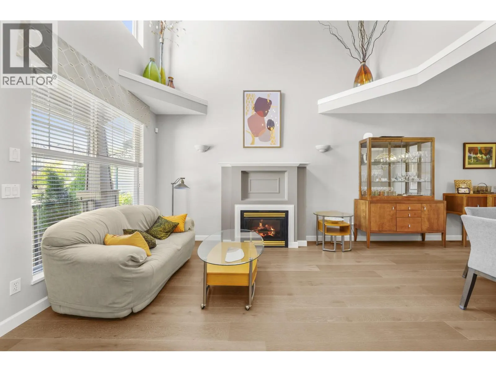 1220 YANGTZE PLACE