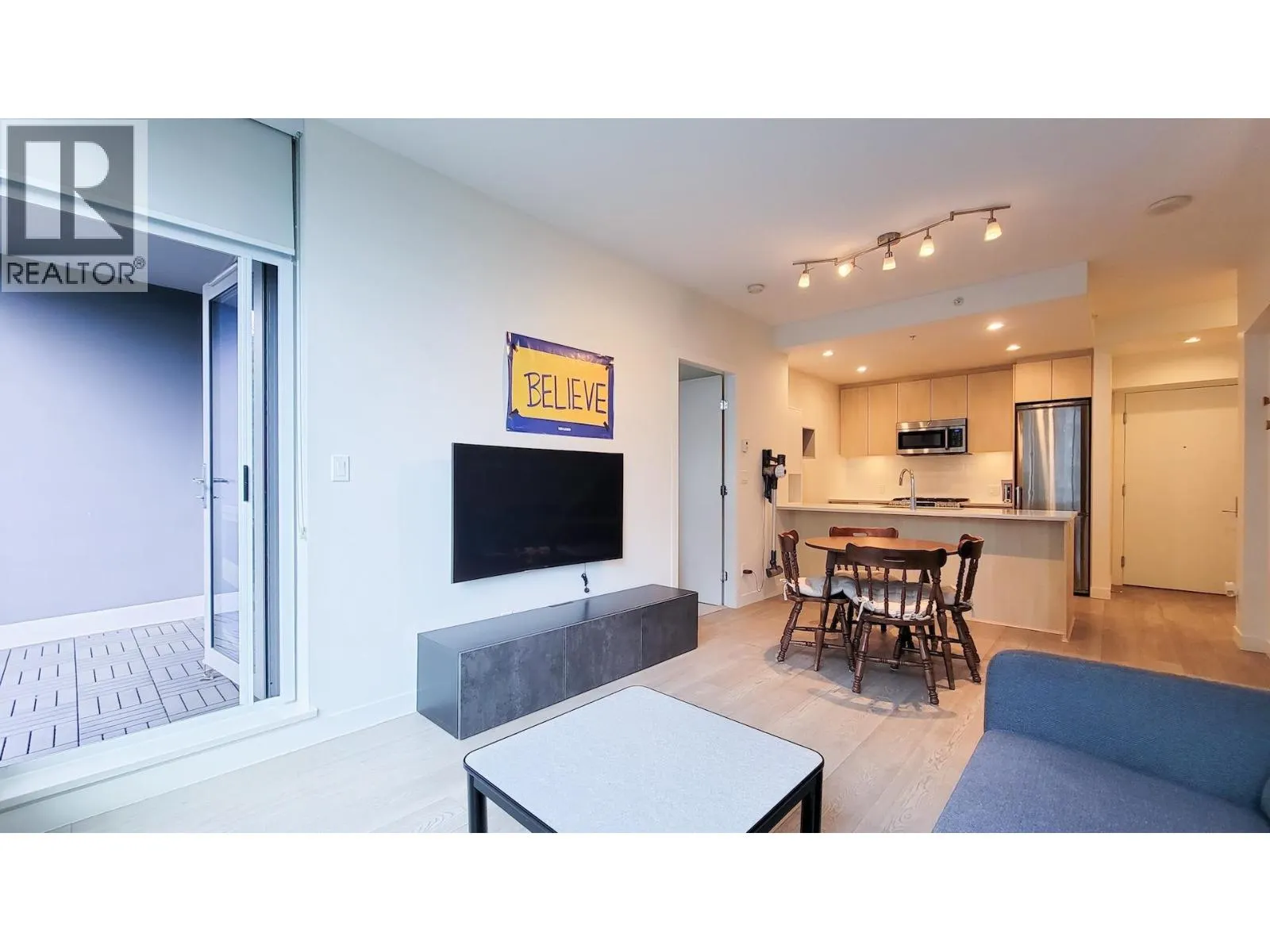 706 9080 UNIVERSITY CRESCENT