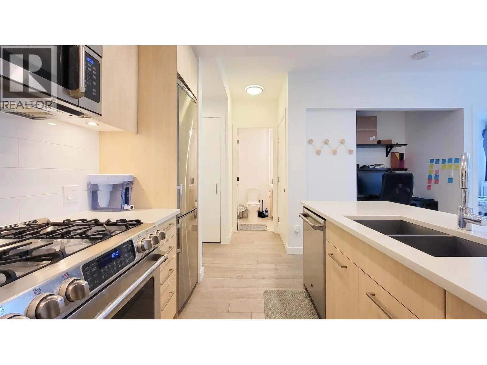 706 9080 UNIVERSITY CRESCENT