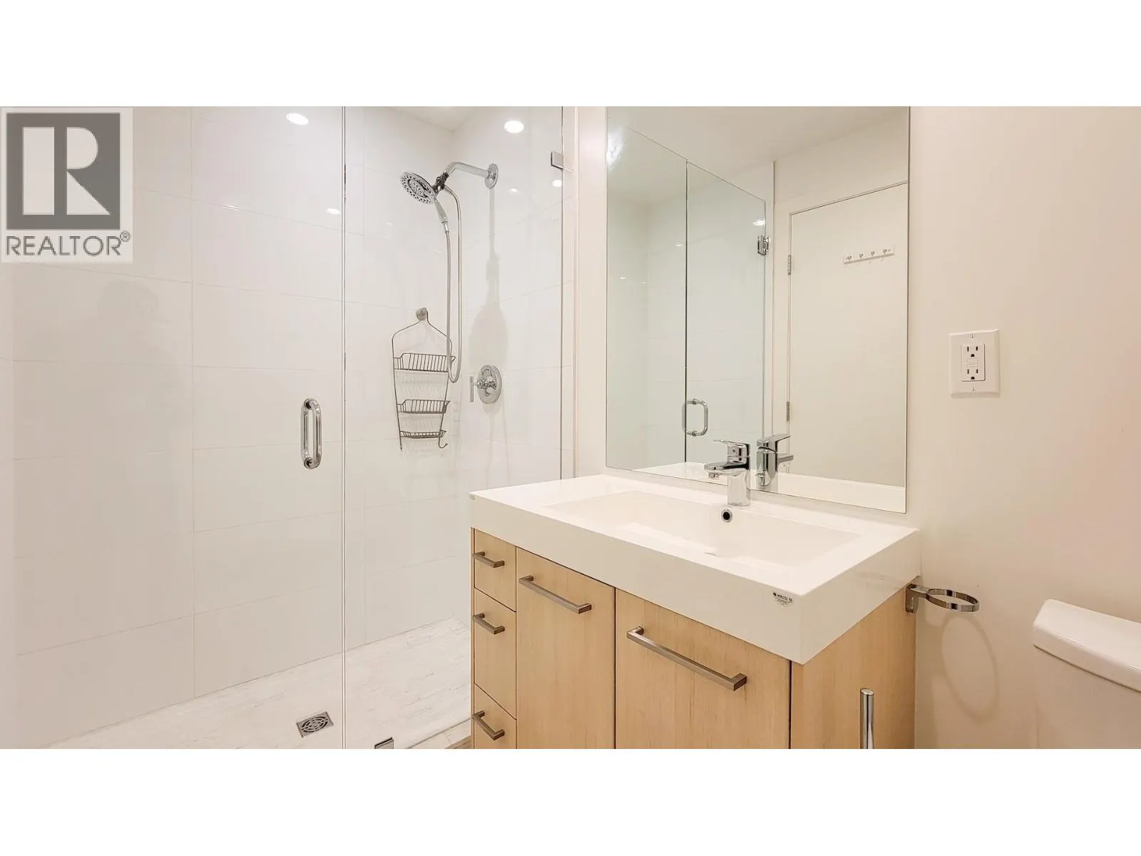 706 9080 UNIVERSITY CRESCENT