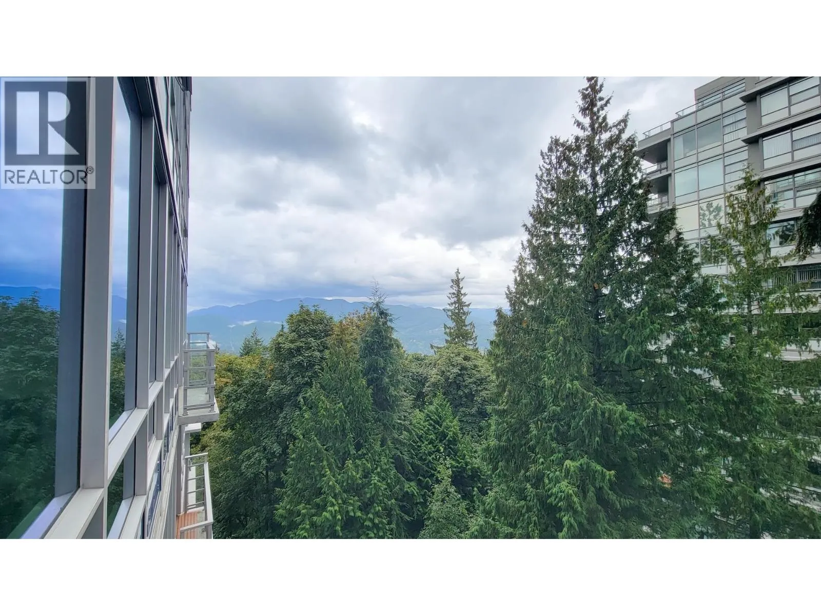 706 9080 UNIVERSITY CRESCENT
