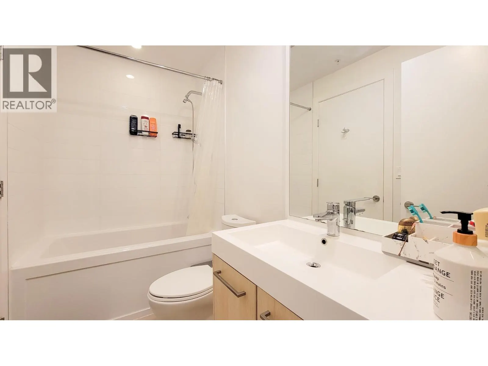 706 9080 UNIVERSITY CRESCENT