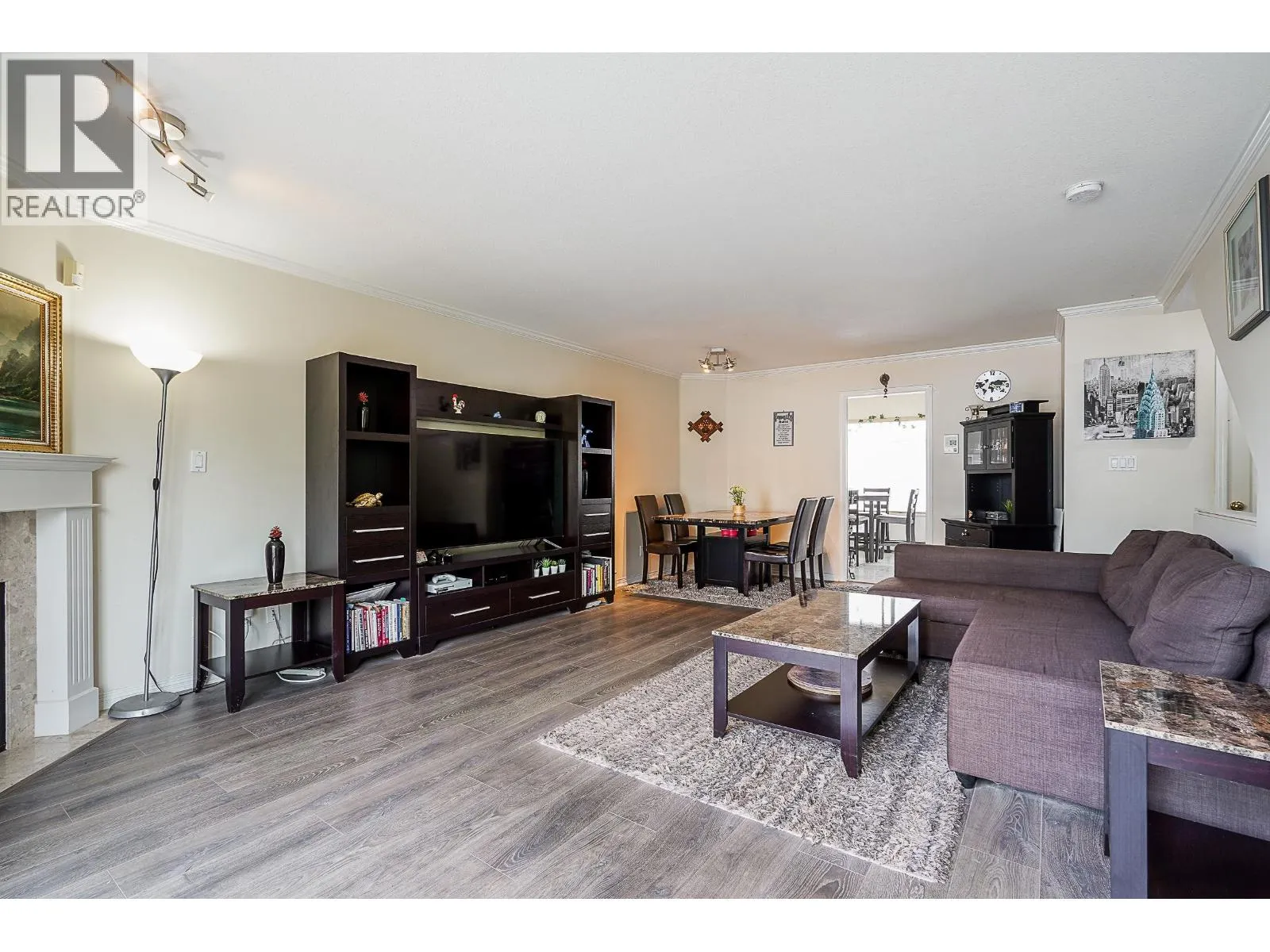44 22800 WINDSOR COURT