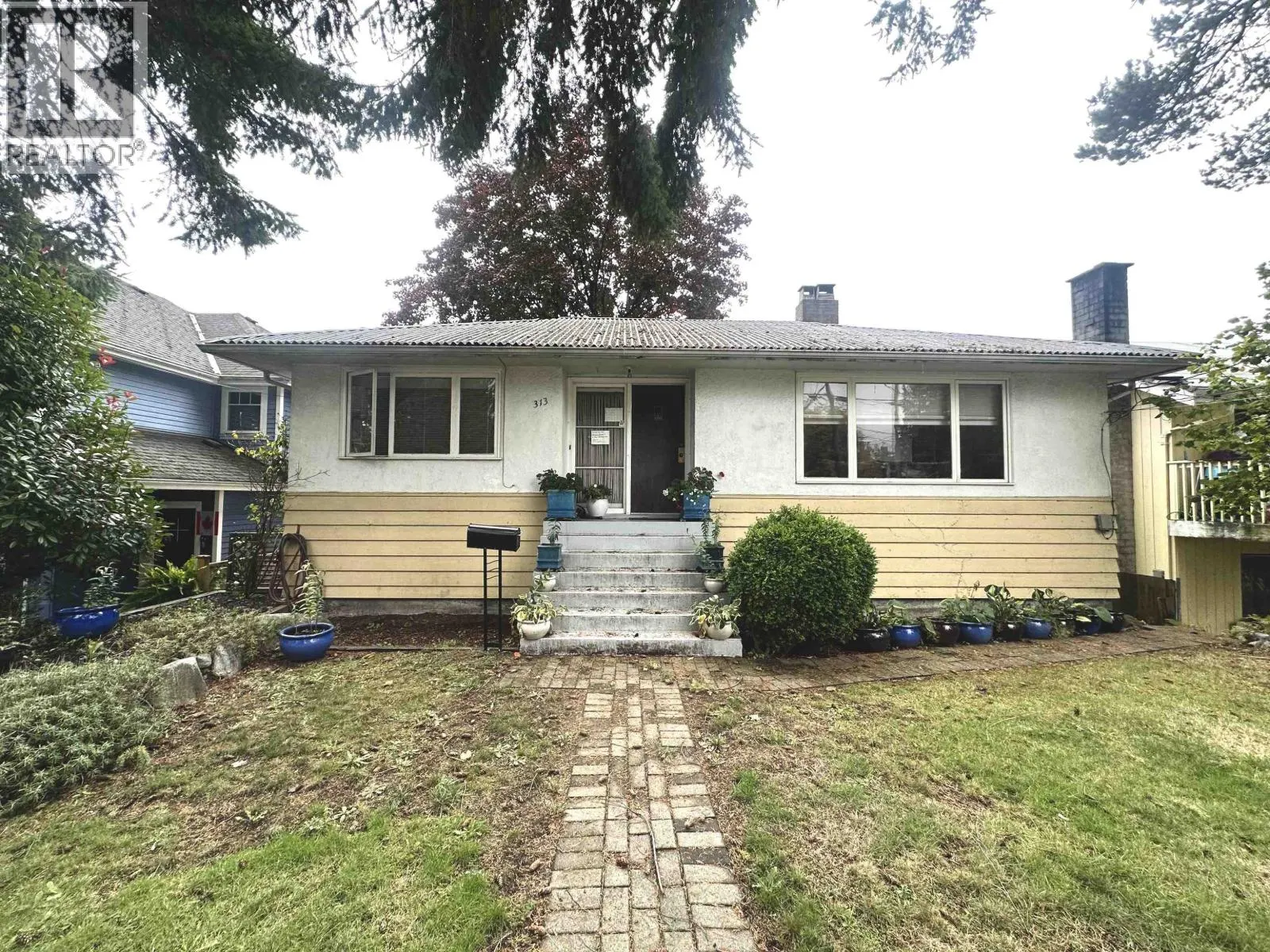 313 E 13TH STREET