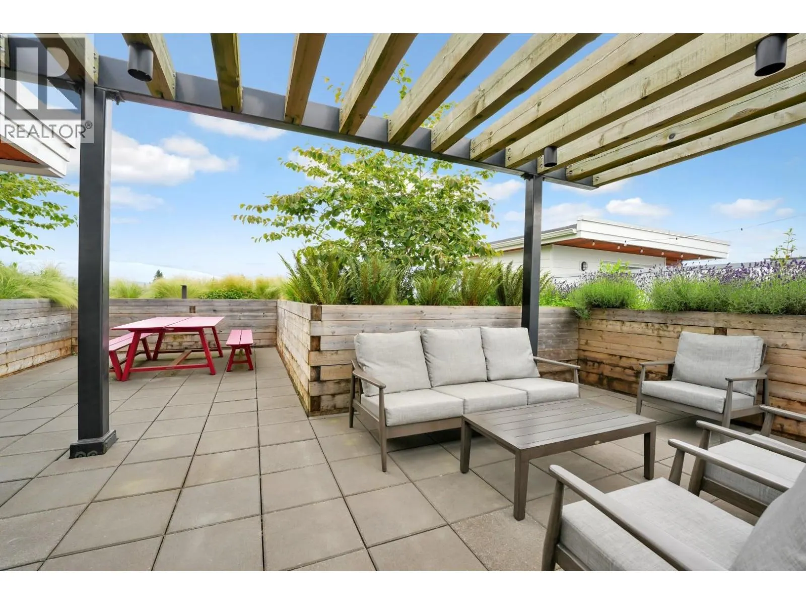 311 707 COMO LAKE AVENUE