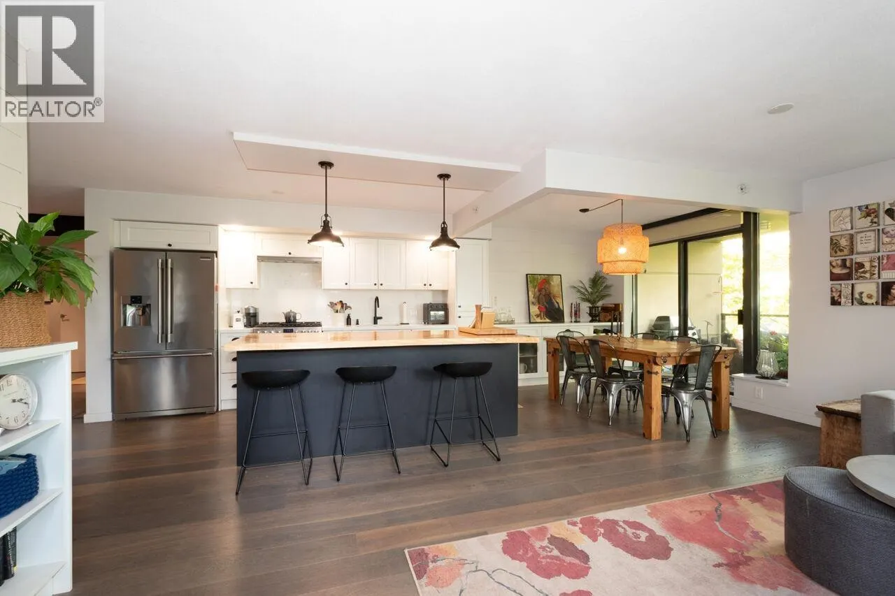 308 683 W VICTORIA PARK