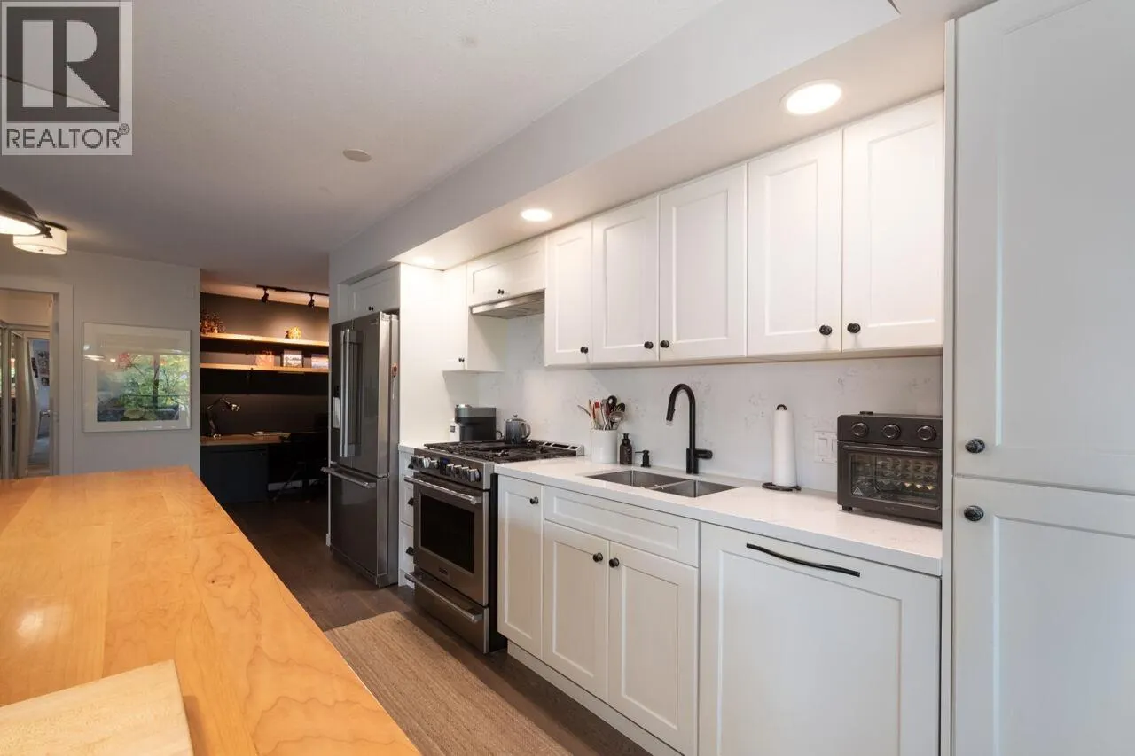 308 683 W VICTORIA PARK