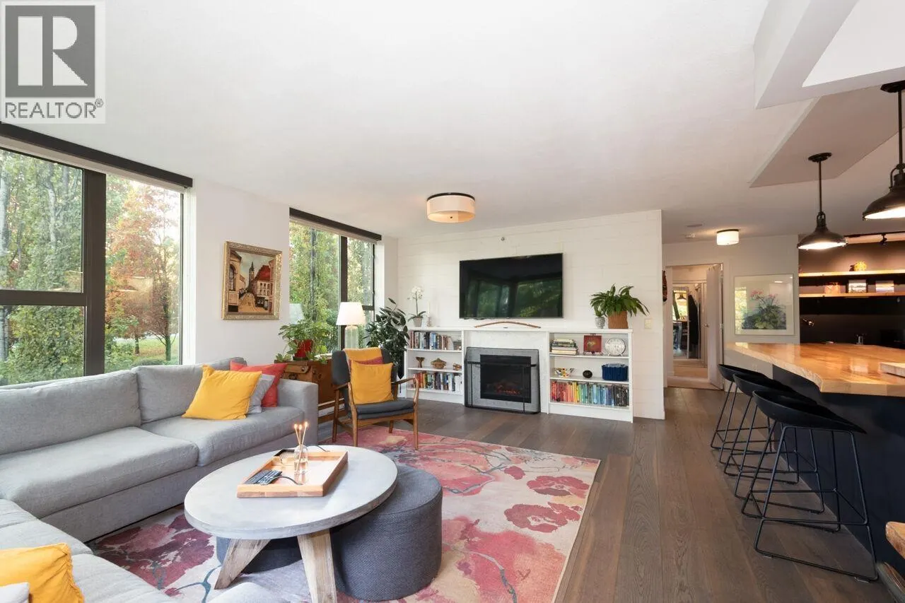 308 683 W VICTORIA PARK