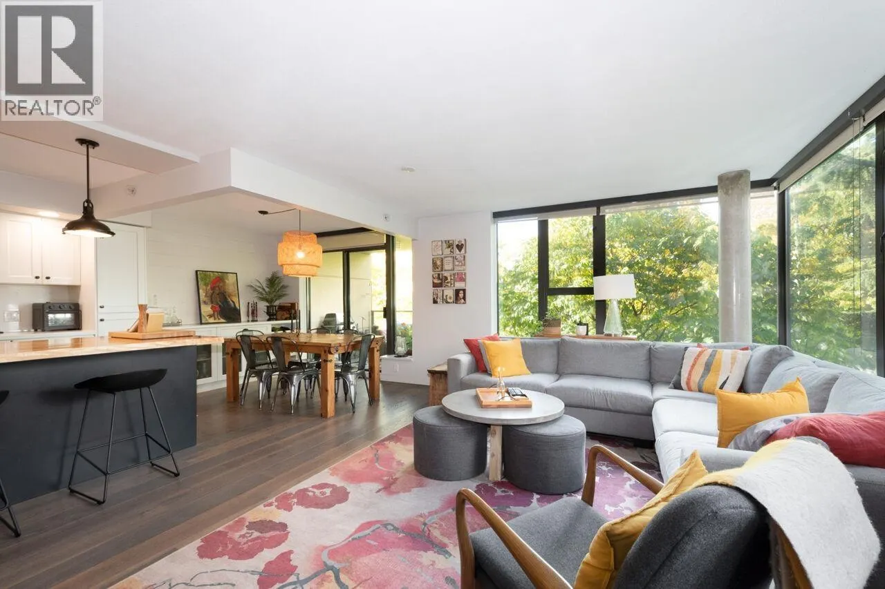 308 683 W VICTORIA PARK