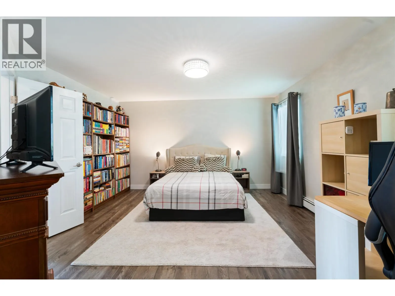 41 1190 FALCON DRIVE
