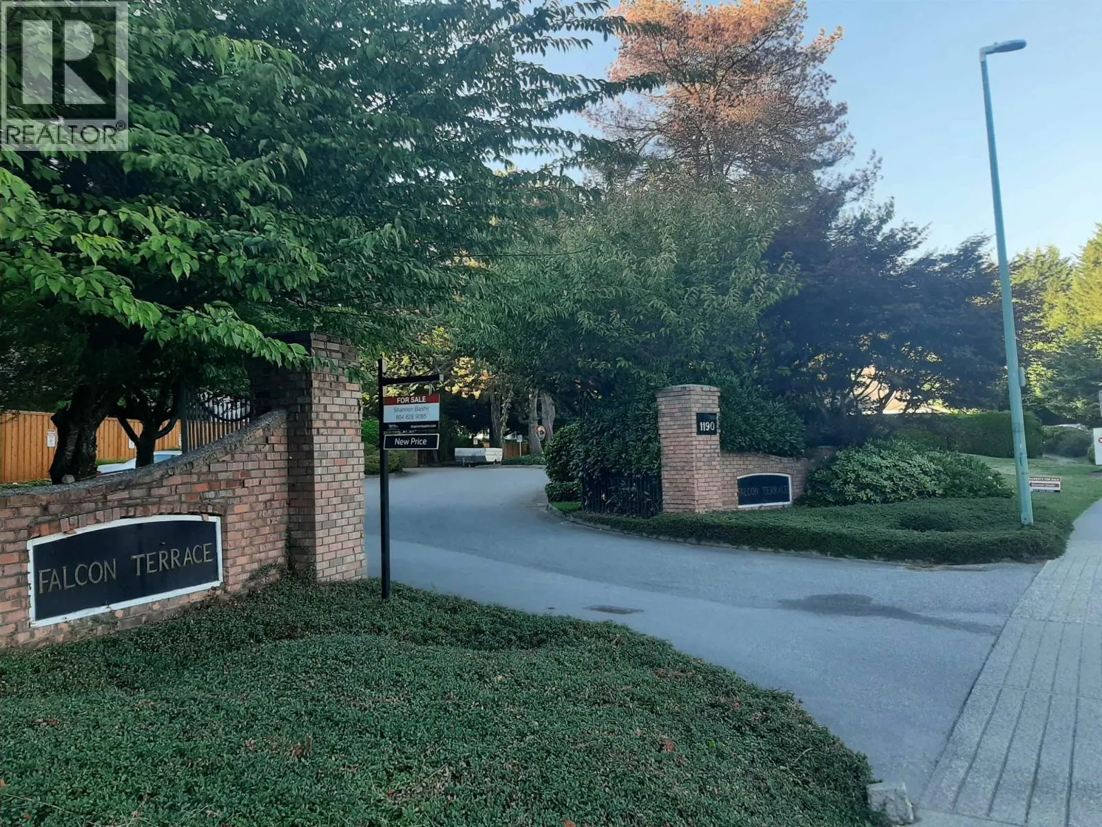 41 1190 FALCON DRIVE