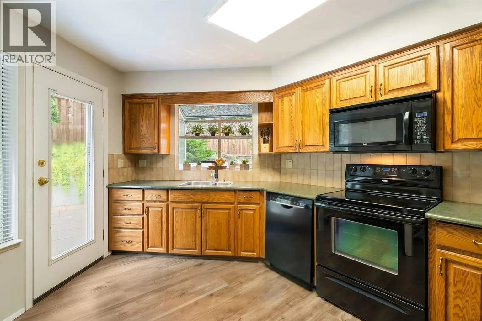 41 1190 FALCON DRIVE